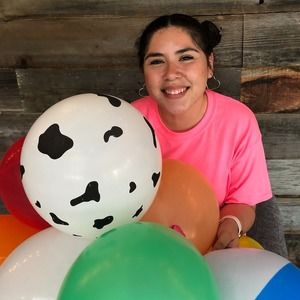 Meet your Posher, Yesenia